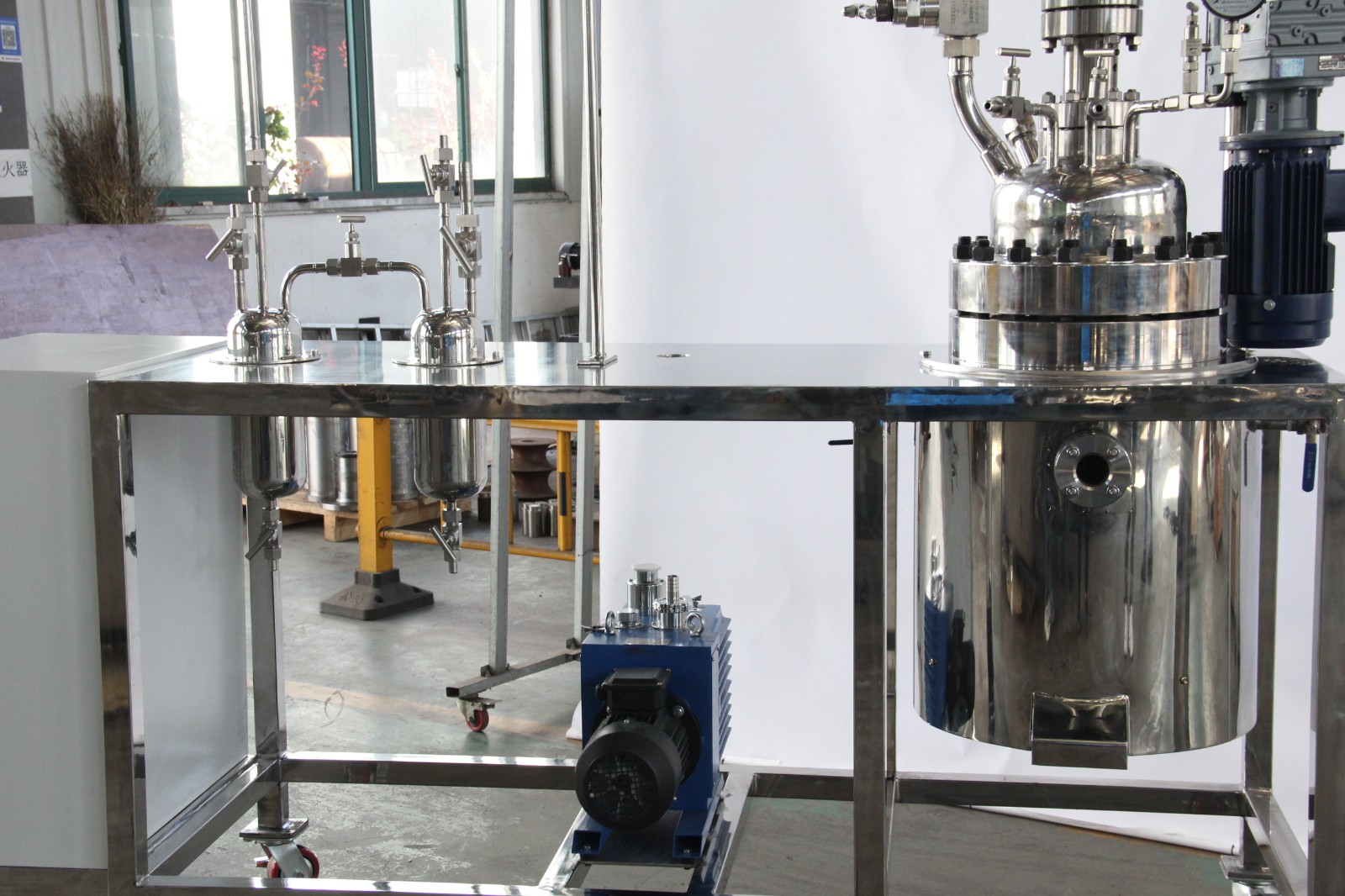 chemical synthesis distillation separation processes pilot production