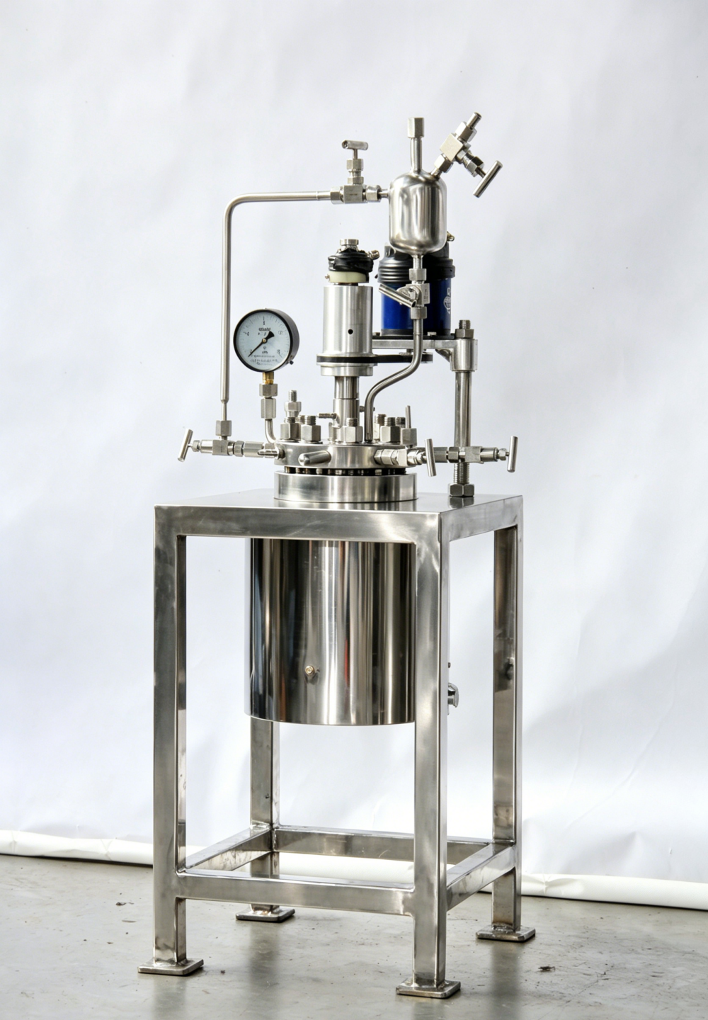 Stirred autoclaves