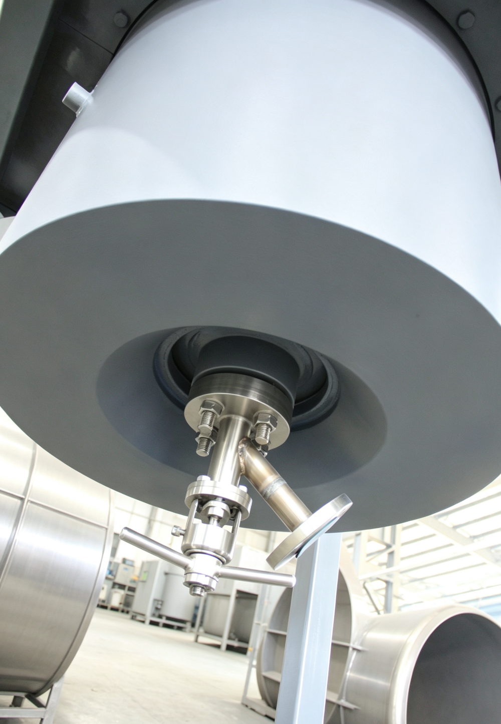 Stirred pressure reactors