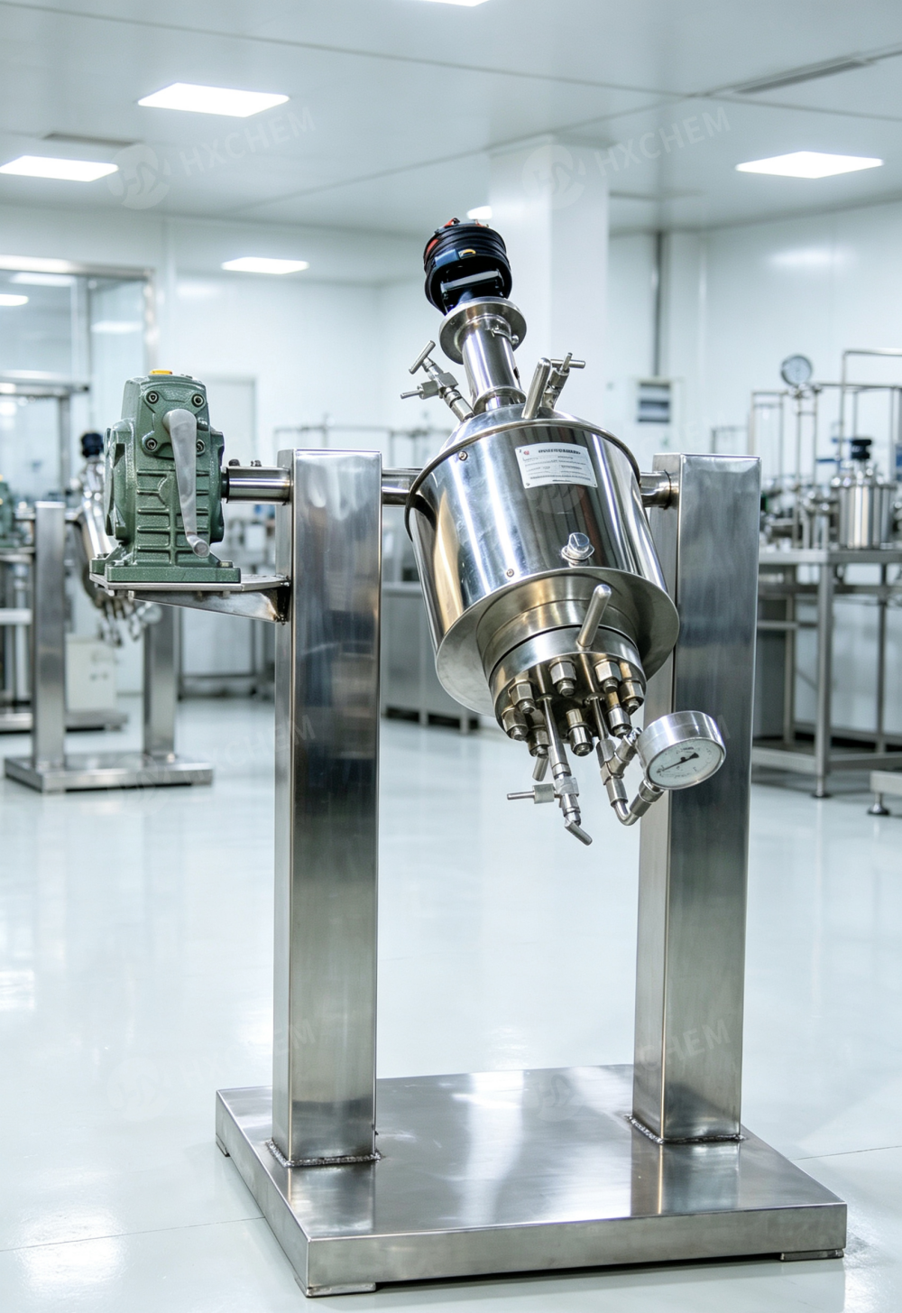 Horizontal pressure reactor