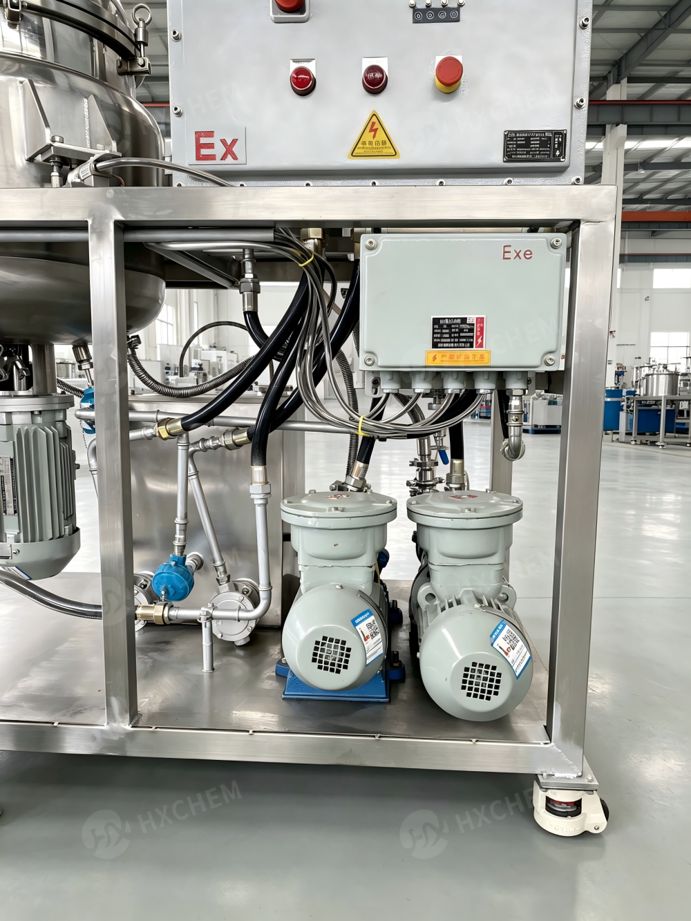 Vacuum distillation reactor