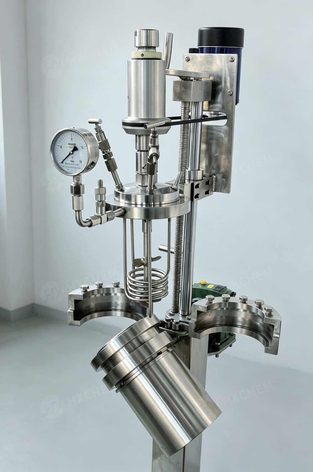 Fast opening lab pressure reactor