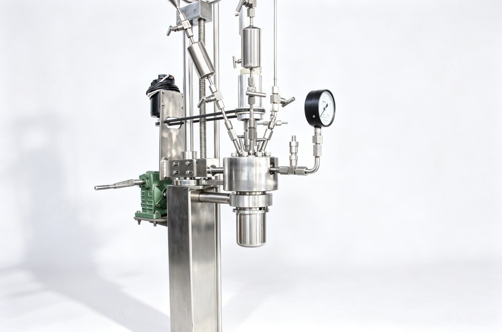 laboratory pressure reactor with distillation