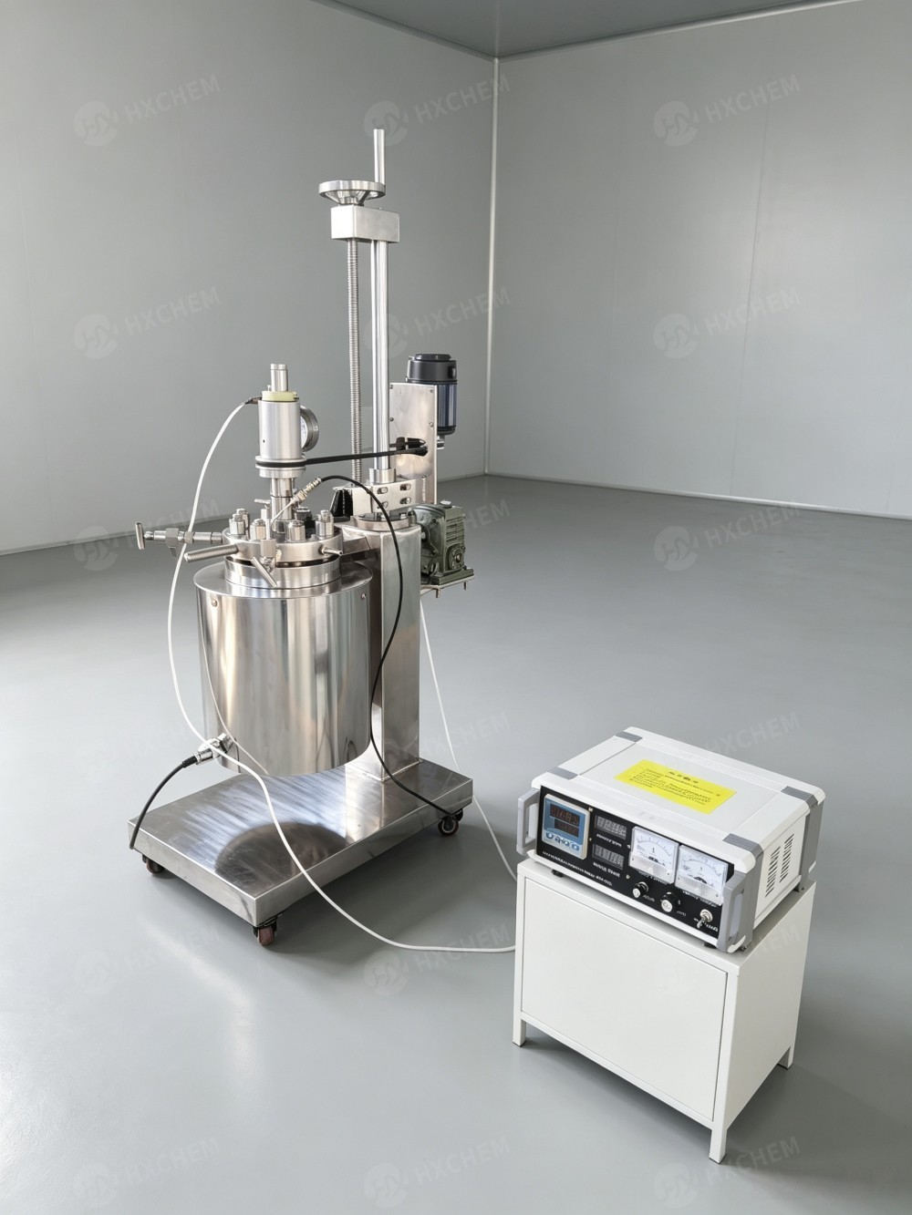 Stirred pressure reactor