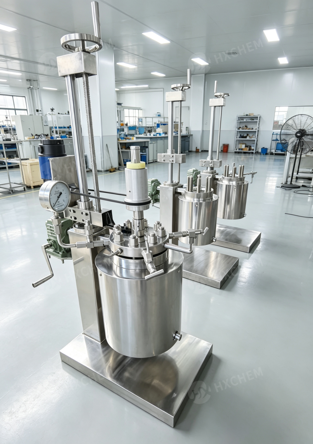 Stirred pressure reactor