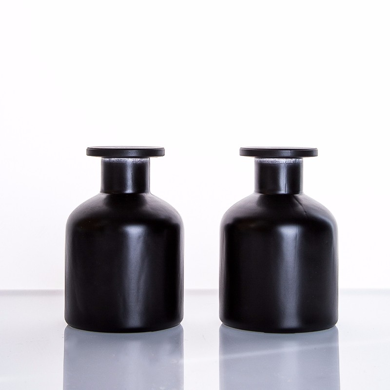 150 ml schwarze Diffusorflaschen aus Glas für Aromatherapie
