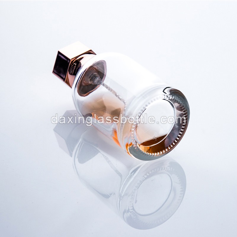 Decantador de perfume de cristal vintage en venta