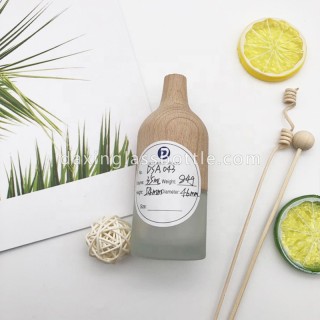Bálsamo de fragancia vacío pequeño de marca simple creativo Frosted Clear Wooden Reed Difusor Botella de vidrio