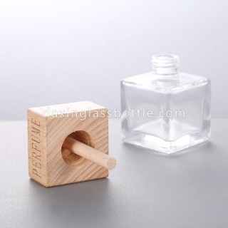 Botol Diffuser Persegi Mobil Kosong Grosir 50ml dengan Tutup Kayu
