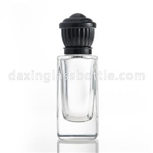 Wholesales small square shaped empty glass spray design perfume bottle