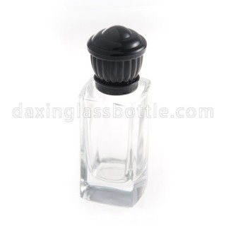 Wholesales small square shaped empty glass spray design perfume bottle