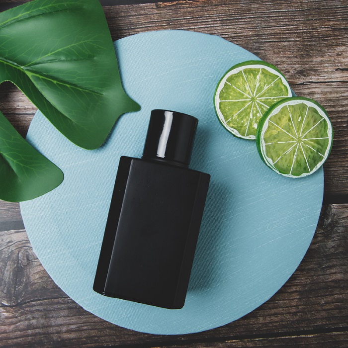 ¿Cuál es la forma más fácil de abrir un frasco de perfume?