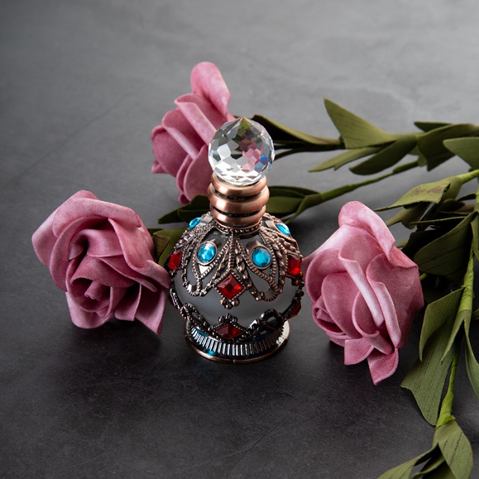 ¿Cómo se limpia una botella de perfume de vidrio?