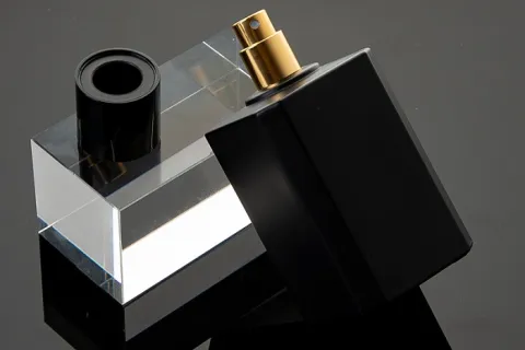 Bagaimana cara menjaga agar botol parfum Anda tetap terlihat baru?