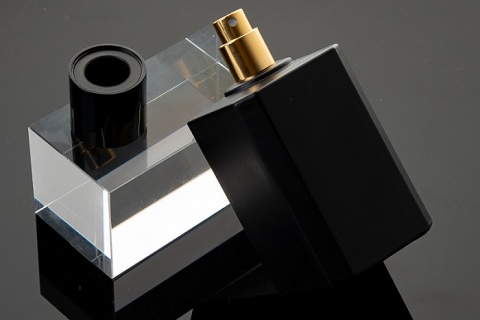 How to keep your perfume bottles looking new?