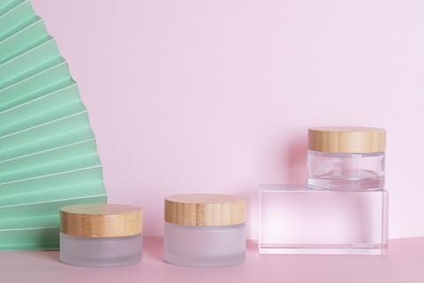 Qual è la differenza tra una bottiglia e un barattolo