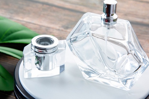 How to maintain the sprayer of perfume bottle?