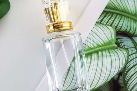 How to remove the spray nozzle of perfume bottle?