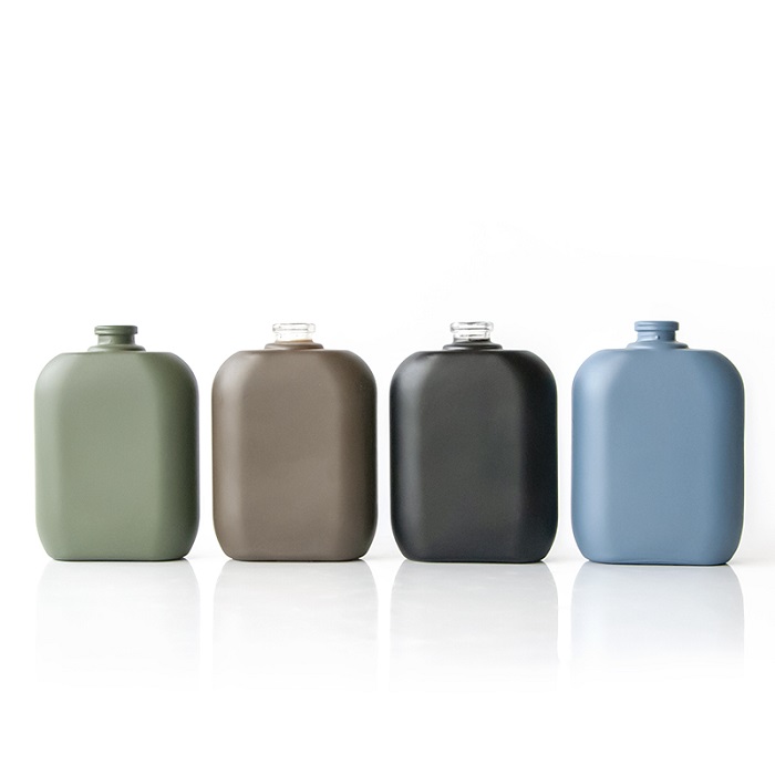 Can the perfume bottle be unscrewed?