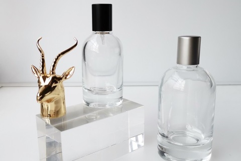 Can the perfume bottle be refilled with perfume?