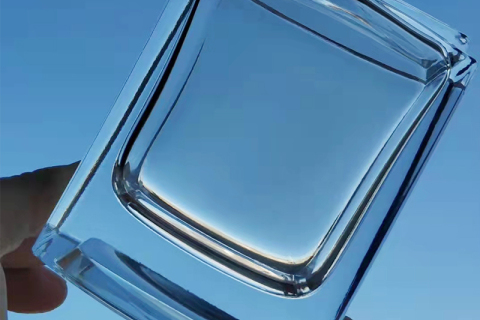 Bagaimana cara membersihkan botol parfum secara menyeluruh?