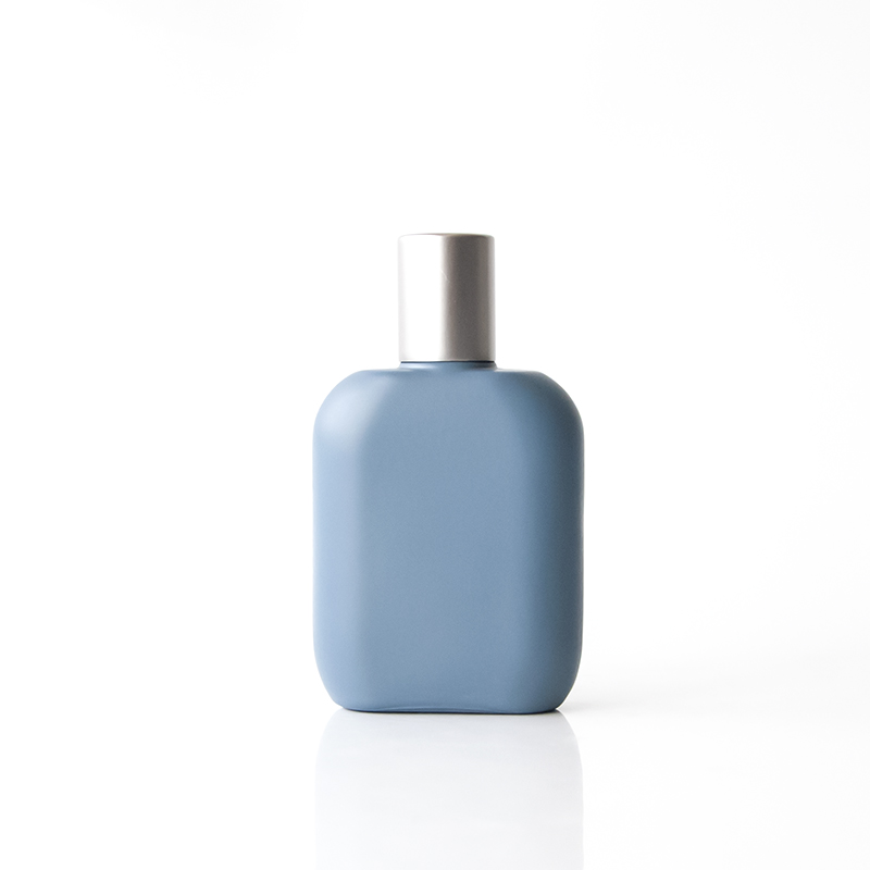 Flacon de parfum de 50 ml en promotion en Indonésie