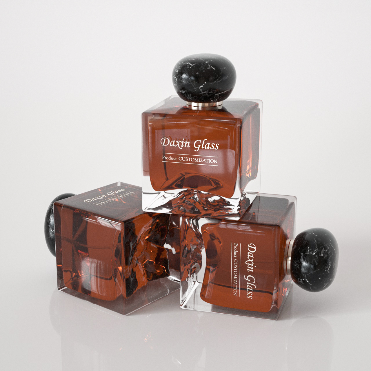 Frasco de perfume cuadrado de 100 ml con tapa redonda.