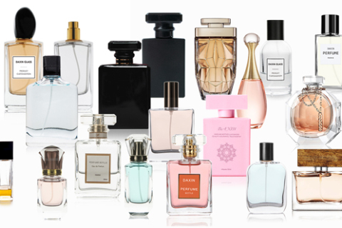 Catalogo di bottiglie di profumo