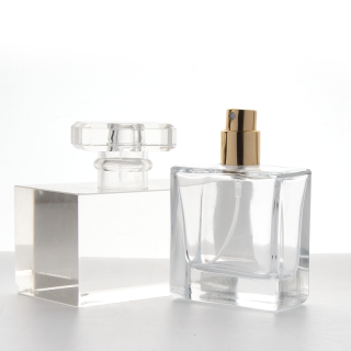 Atomiseur de Cologne carré de 30 ml avec applicateur de pulvérisation pour les voyages