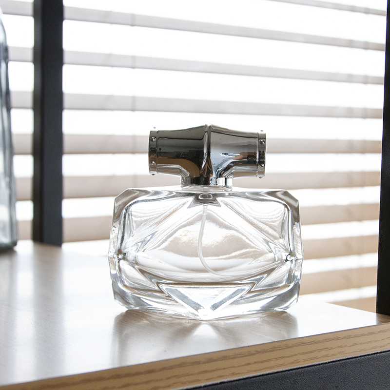 Botol Parfum Semprot Kosong Persegi 100ml