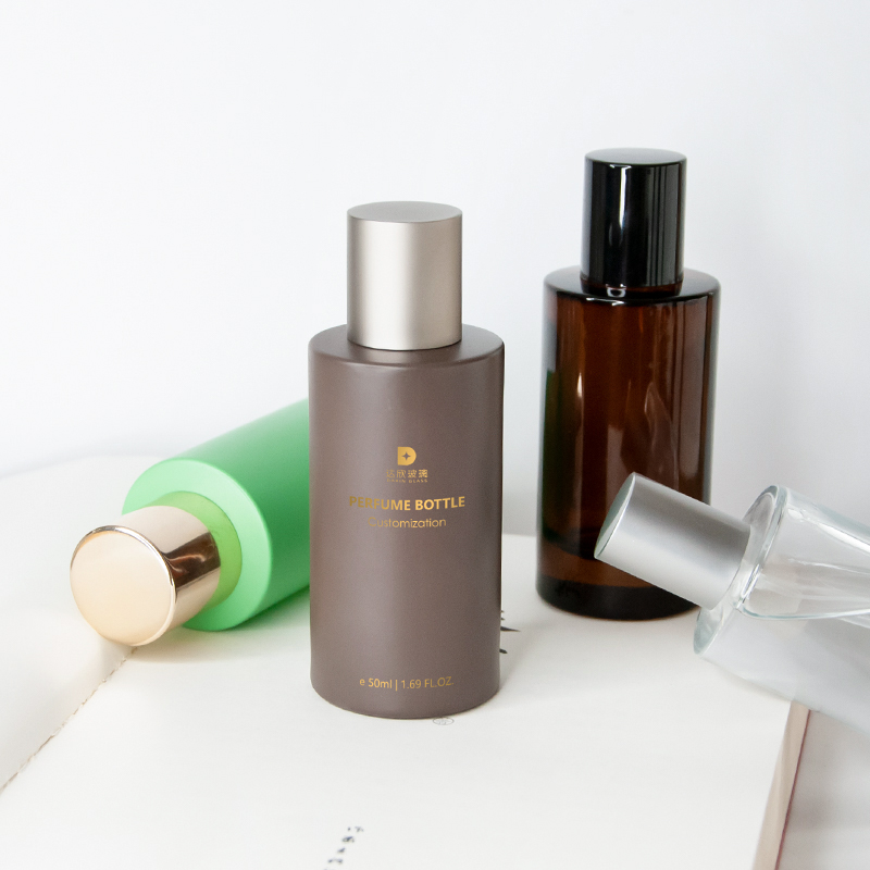 Botol Semprot Parfum Kaca Berbentuk Silinder dengan Warna yang Dicat
