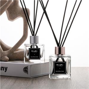 Square Glass Diffuser Bottles Aromatherapy Bottle with Reed Sticks