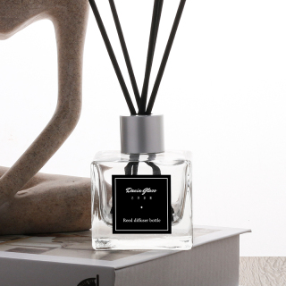 Square Glass Diffuser Bottles Aromatherapy Bottle with Reed Sticks