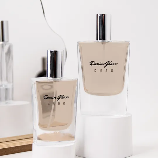 50ml 1.7 OZ Botellas de perfume de vidrio recargables Atomizador cuadrado transparente de Colonia