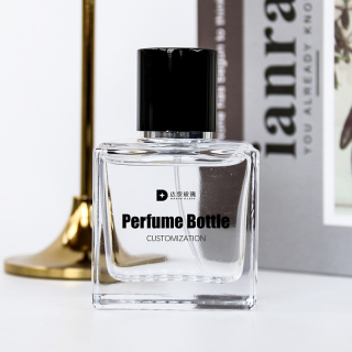 25ml 50ml Cheap Clear Perfume Empty Bottle with Black Magnetic Cap