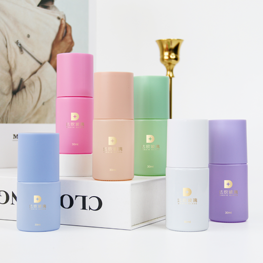 20ml 30ml Botol Minyak Esensial Kaca Bahu Datar dengan Penyemprot Pompa