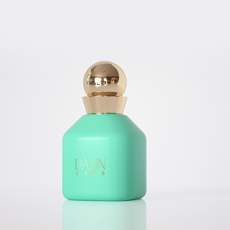 Proveedores de envases para perfumes: Frasco de vidrio cuadrado personalizado de 50 ml con pulverizador para perfume.