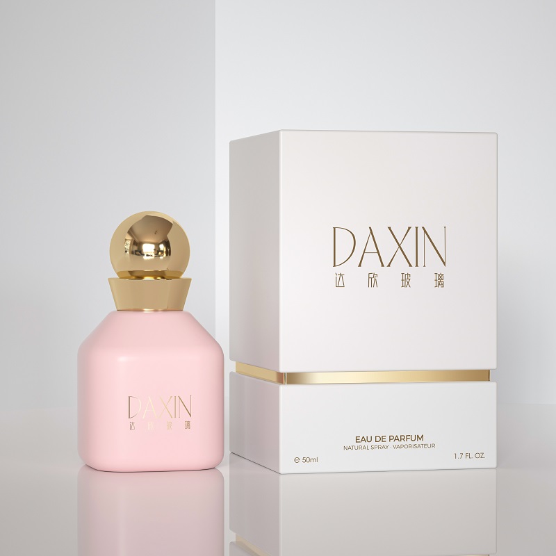 Proveedores de envases para perfumes: Frasco de vidrio cuadrado personalizado de 50 ml con pulverizador para perfume.