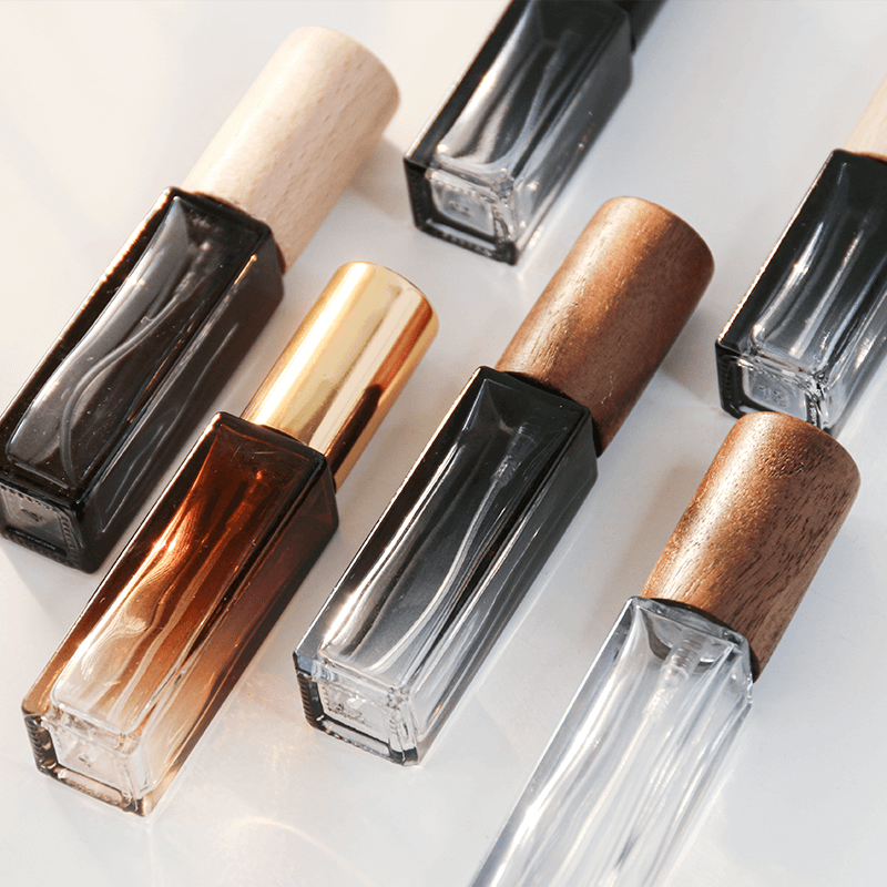 Quadratischer Parfümflakon aus Glas mit Holzverschluss, 5 ml, 10 ml