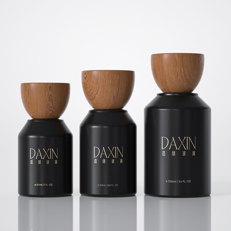 Flacons de parfum élégants en verre, vaporisateurs, avec emballage boîte, en vente en gros