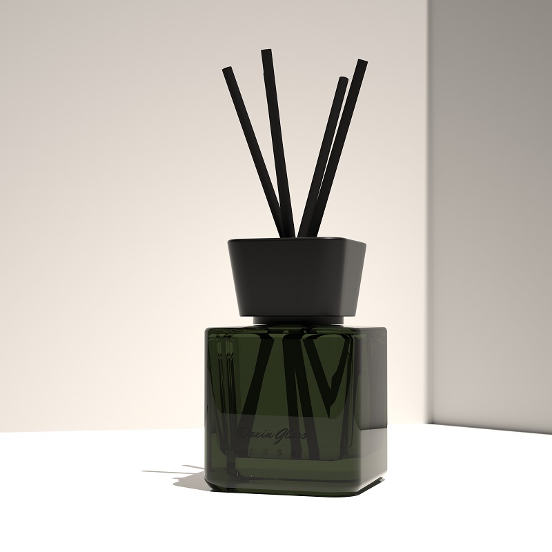Aromatherapy Glass Empty Luxury Reed Diffuser Glass Bottle with Sticks and Box