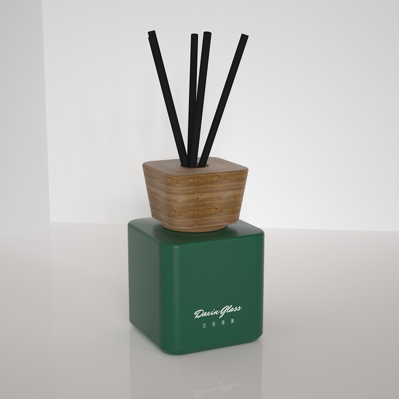 Aromatherapy Glass Empty Luxury Reed Diffuser Glass Bottle with Sticks and Box