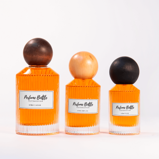 Botol Parfum Kaca Vertikal Semprot dengan Tutup Bola Kayu Bulat