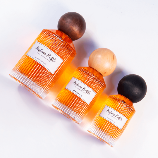 Botol Parfum Kaca Vertikal Semprot dengan Tutup Bola Kayu Bulat