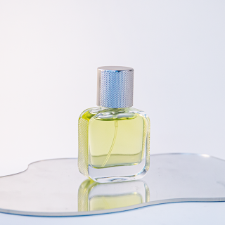 Flacone di profumo quadrato curvo da 30 ml e 100 ml