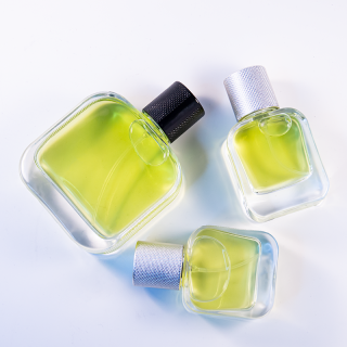 Flacone di profumo quadrato curvo da 30 ml e 100 ml