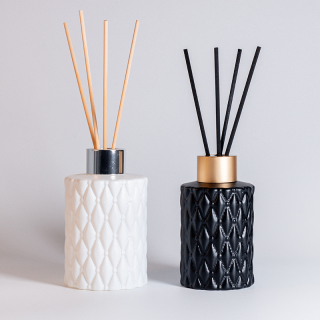 Modern Large 120ml Black and 170ml White Glass Diffuser Bottles Empty Scent Bottle