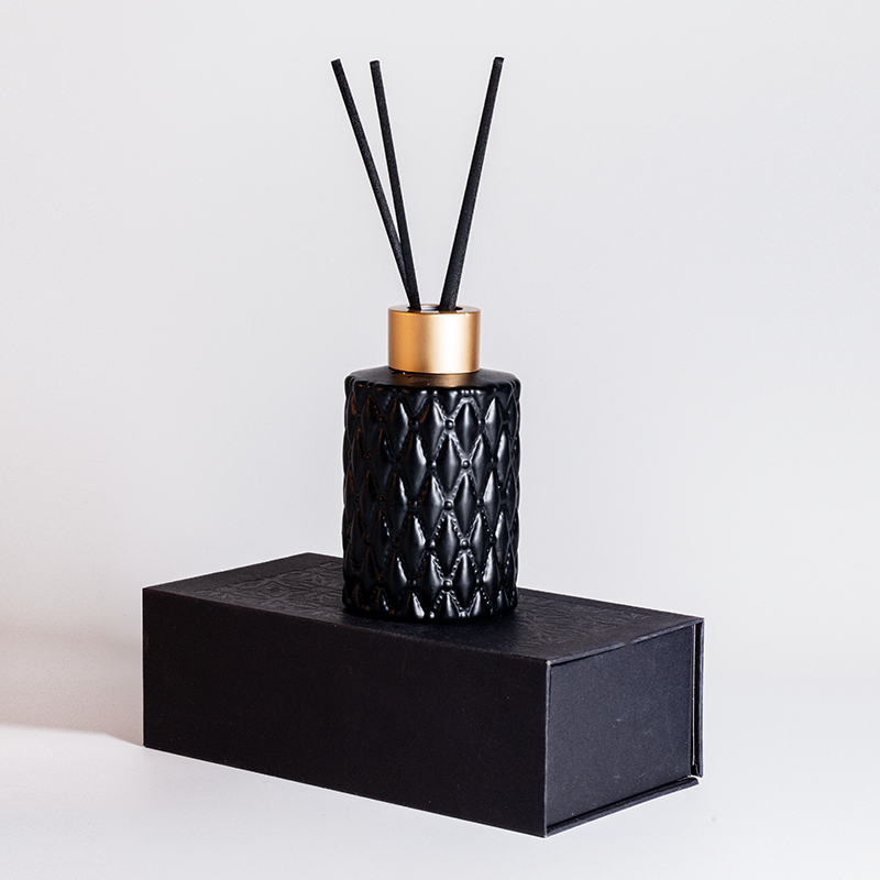 Luxurious diffuser bottle