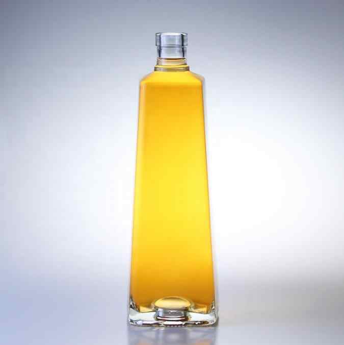 Botol Kaca Kosong Bentuk Persegi untuk Minuman Keras dengan Bahu Datar, Kapasitas 750ml