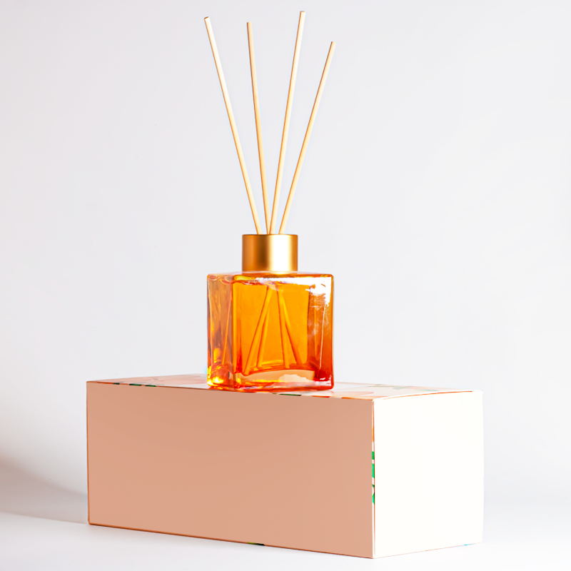 Luxurious diffuser bottle